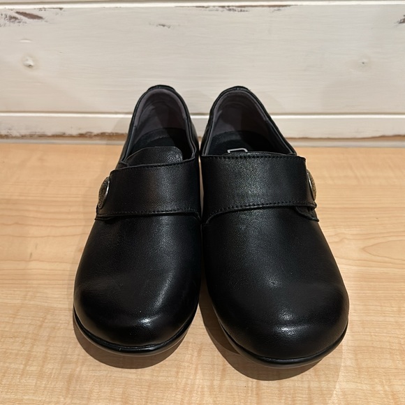 Propet Women's Autumn Shoes - Picture 8 of 12